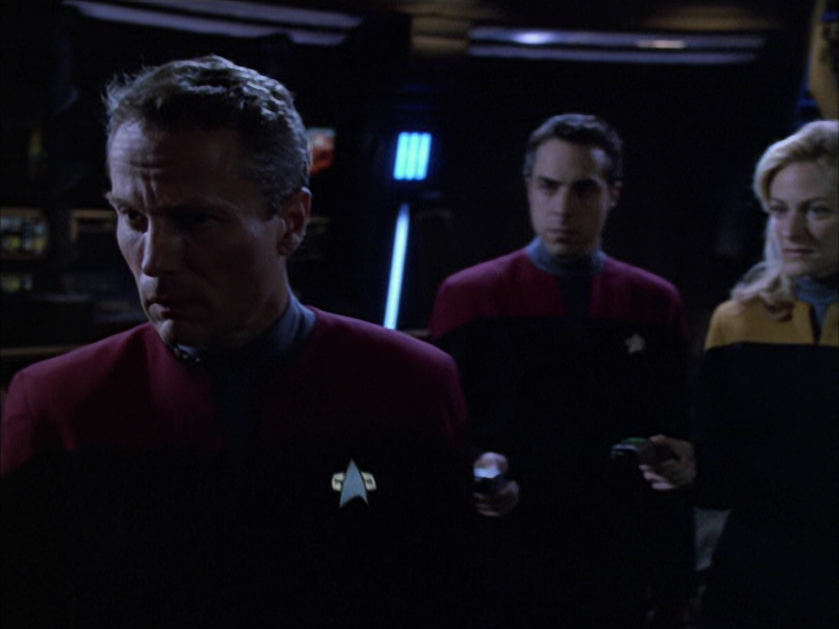 extant_StarTrek_VOY_6x01-EquinoxPart2_02742.jpg