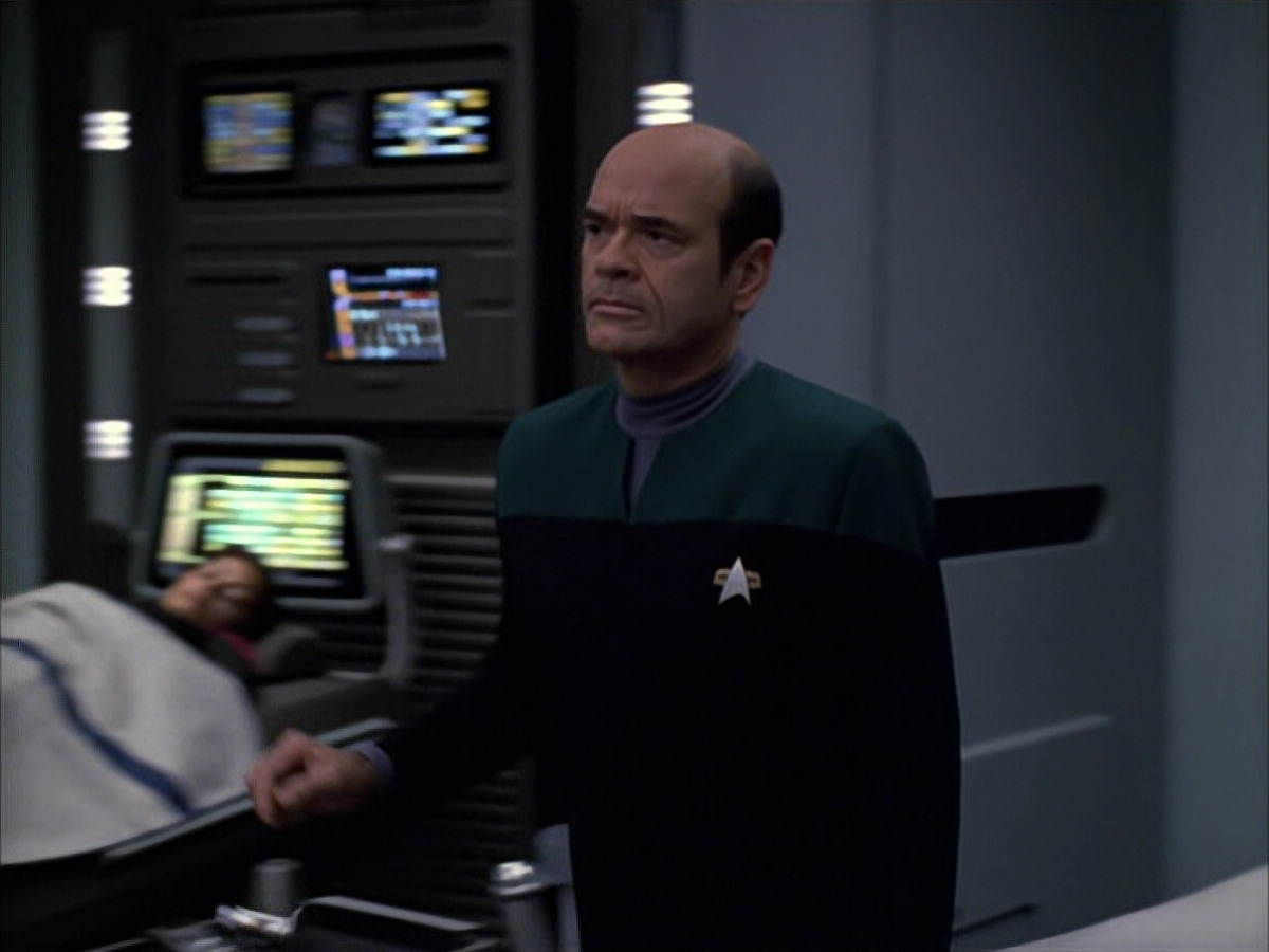 extant_StarTrek_VOY_6x01-EquinoxPart2_02764.jpg
