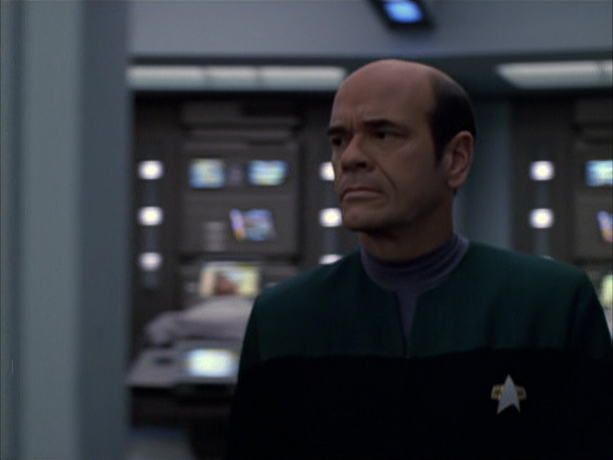 extant_StarTrek_VOY_6x01-EquinoxPart2_02771.jpg