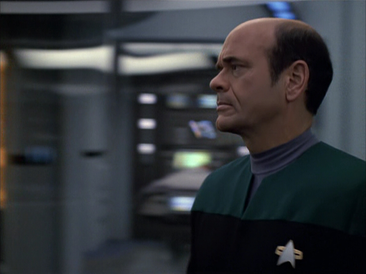 extant_StarTrek_VOY_6x01-EquinoxPart2_02772.jpg