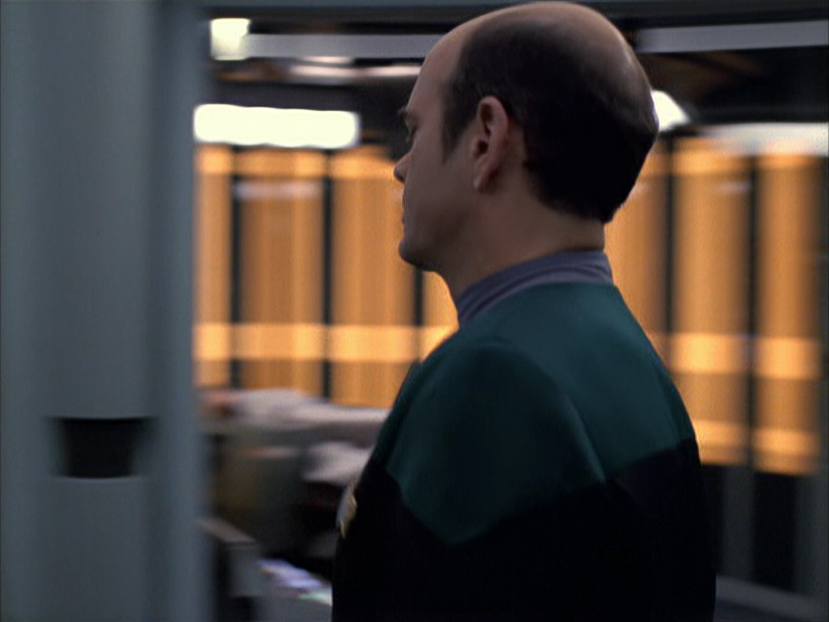 extant_StarTrek_VOY_6x01-EquinoxPart2_02773.jpg