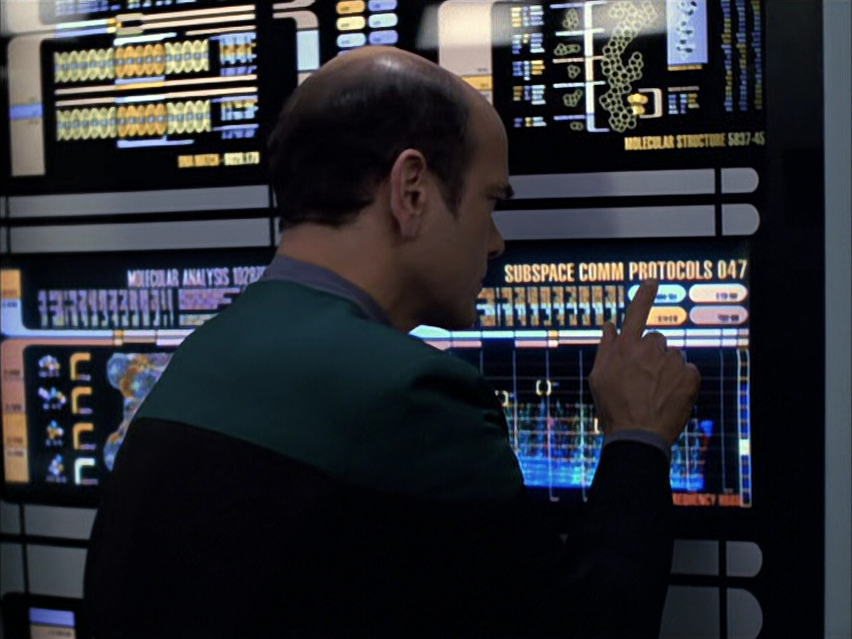 extant_StarTrek_VOY_6x01-EquinoxPart2_02776.jpg