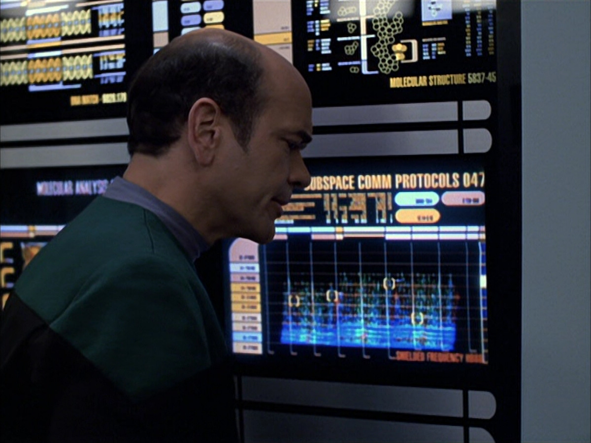 extant_StarTrek_VOY_6x01-EquinoxPart2_02778.jpg