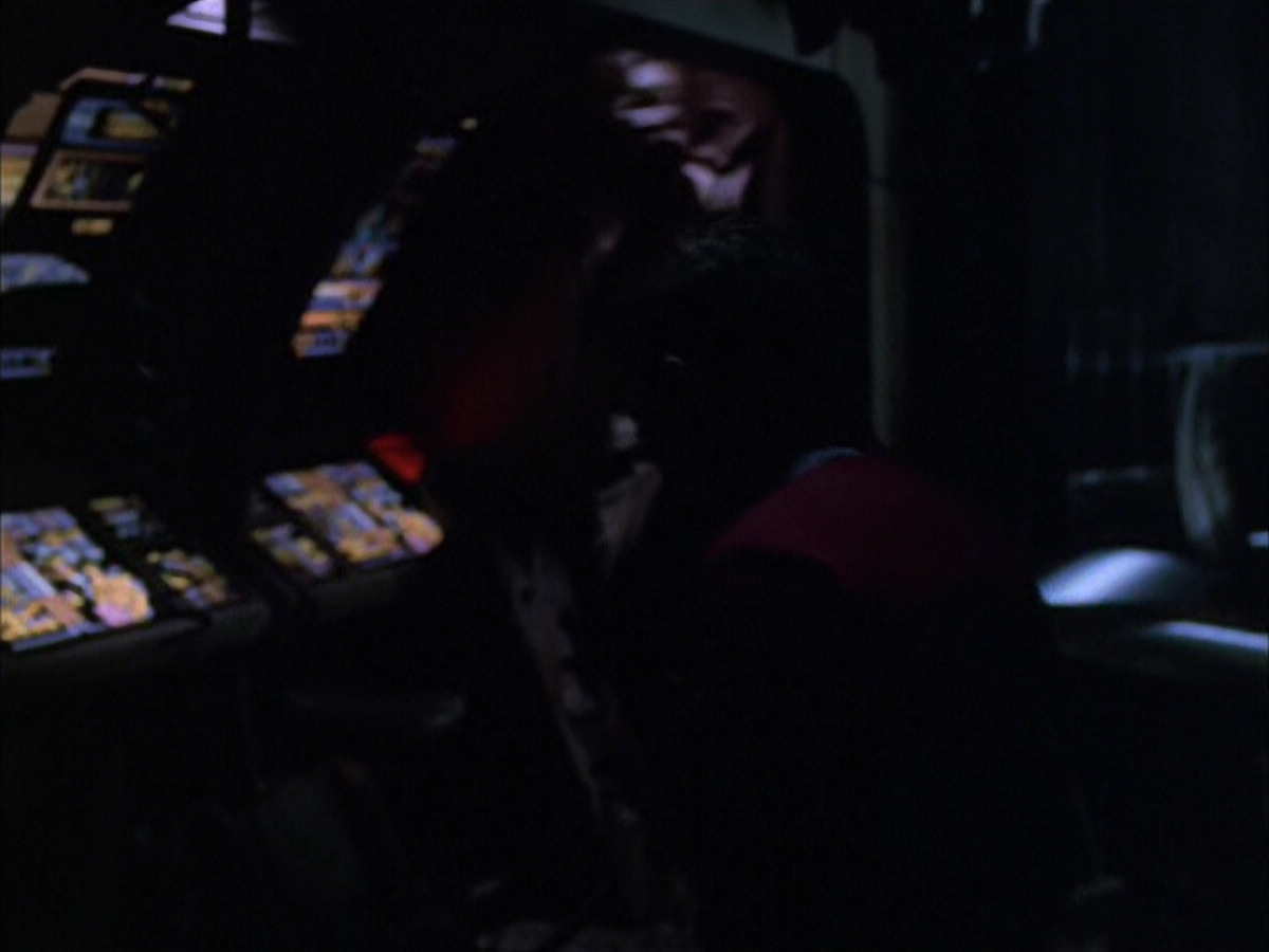 extant_StarTrek_VOY_6x01-EquinoxPart2_02837.jpg
