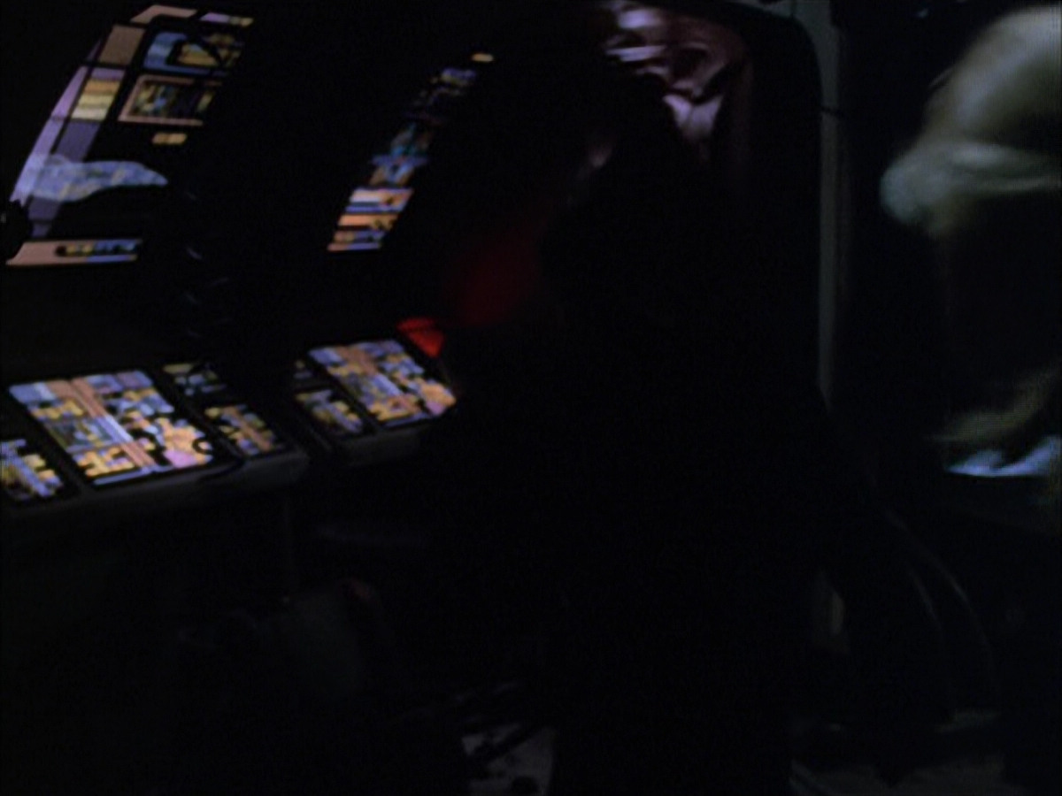 extant_StarTrek_VOY_6x01-EquinoxPart2_02838.jpg
