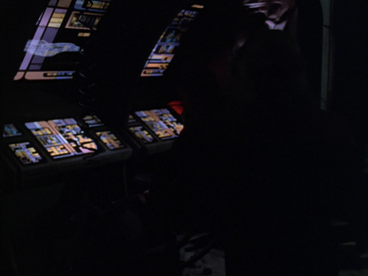 extant_StarTrek_VOY_6x01-EquinoxPart2_02839.jpg