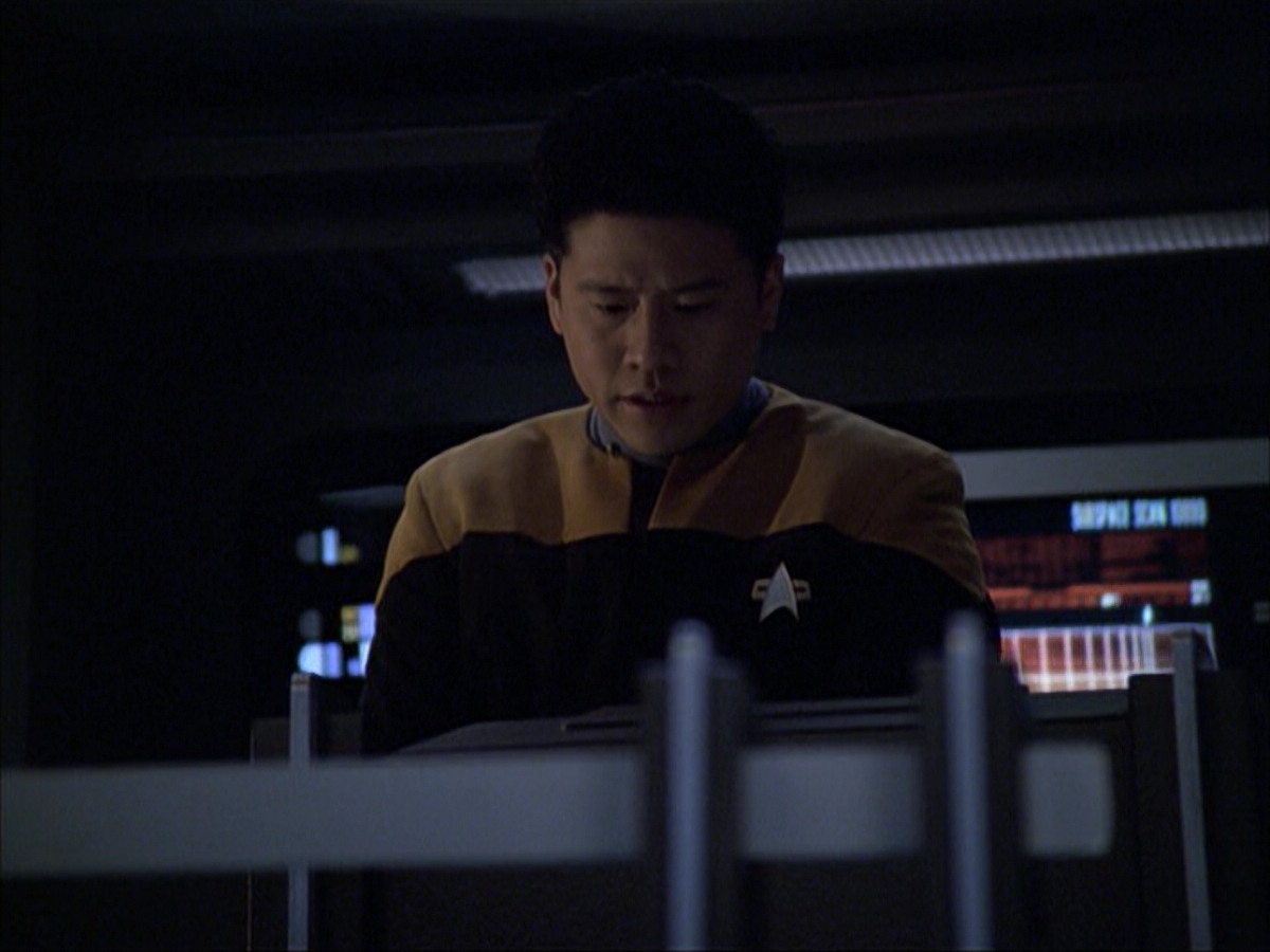 extant_StarTrek_VOY_6x01-EquinoxPart2_02852.jpg