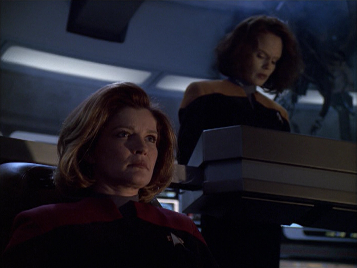 extant_StarTrek_VOY_6x01-EquinoxPart2_02883.jpg