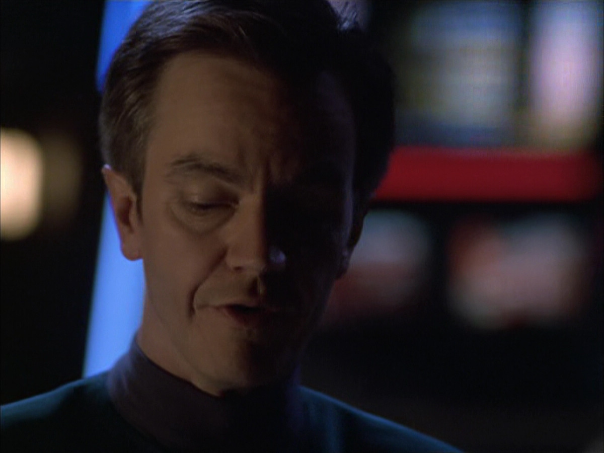 extant_StarTrek_VOY_6x01-EquinoxPart2_02915.jpg