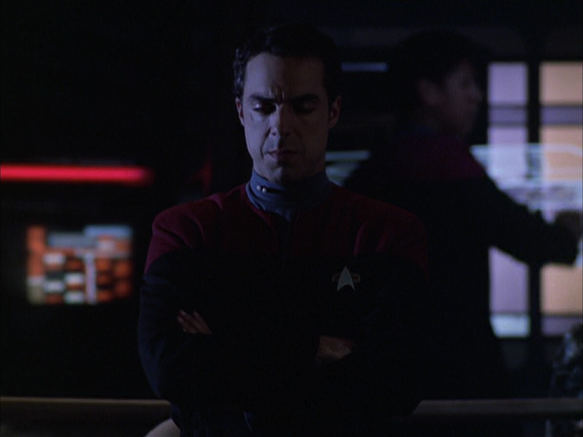 extant_StarTrek_VOY_6x01-EquinoxPart2_02917.jpg