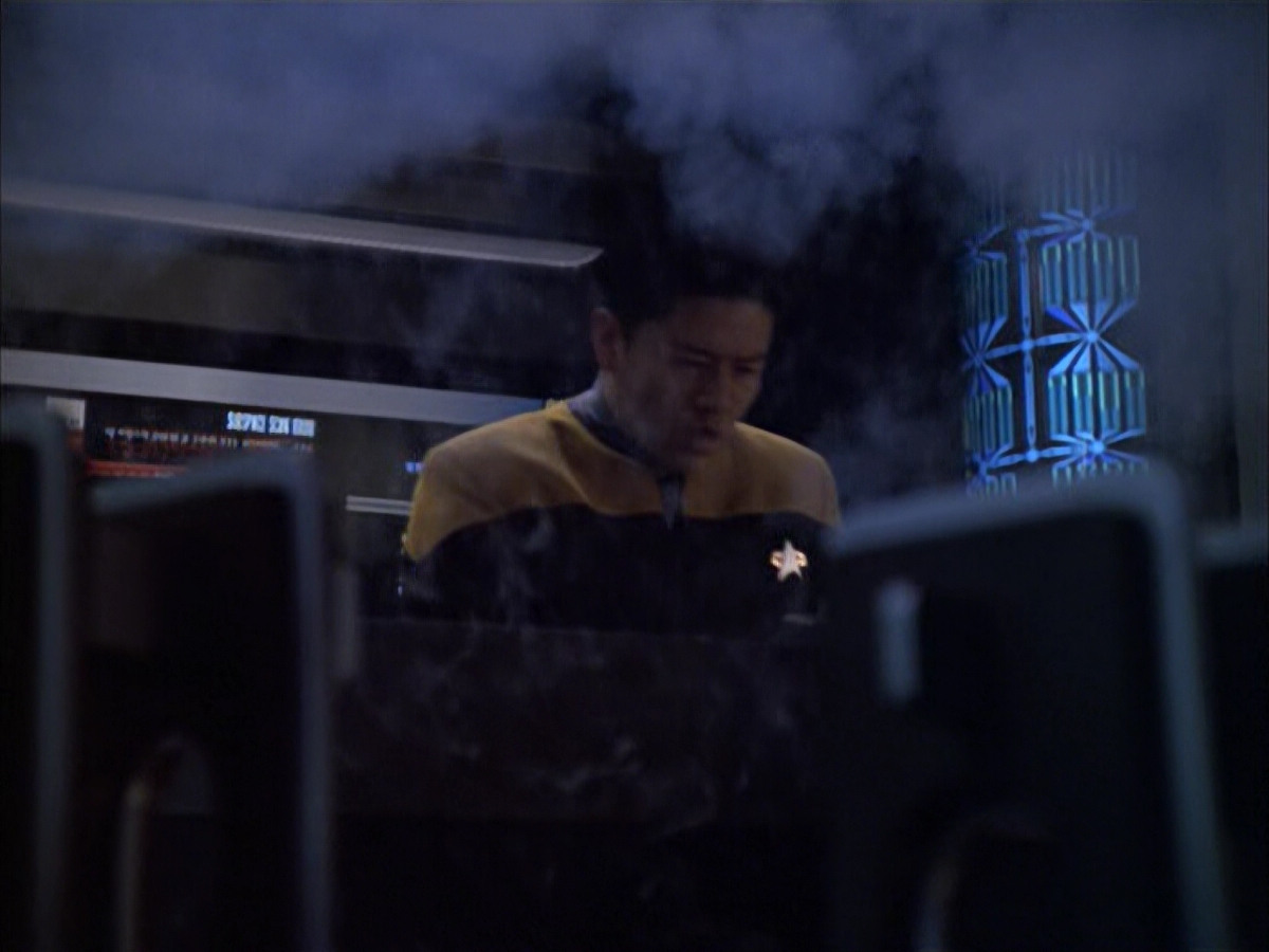 extant_StarTrek_VOY_6x01-EquinoxPart2_02921.jpg