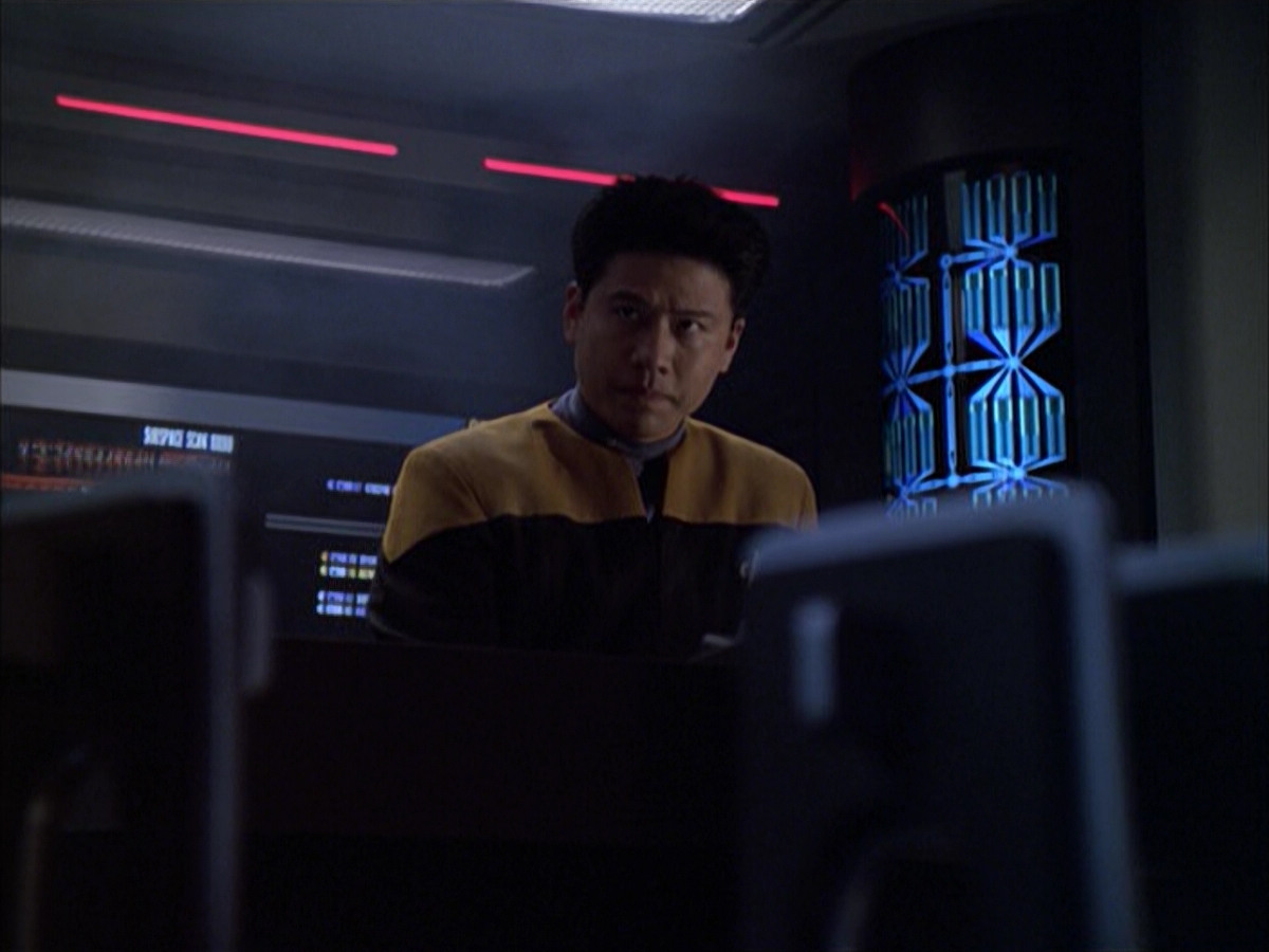extant_StarTrek_VOY_6x01-EquinoxPart2_02937.jpg