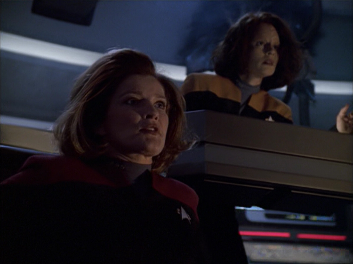 extant_StarTrek_VOY_6x01-EquinoxPart2_02940.jpg