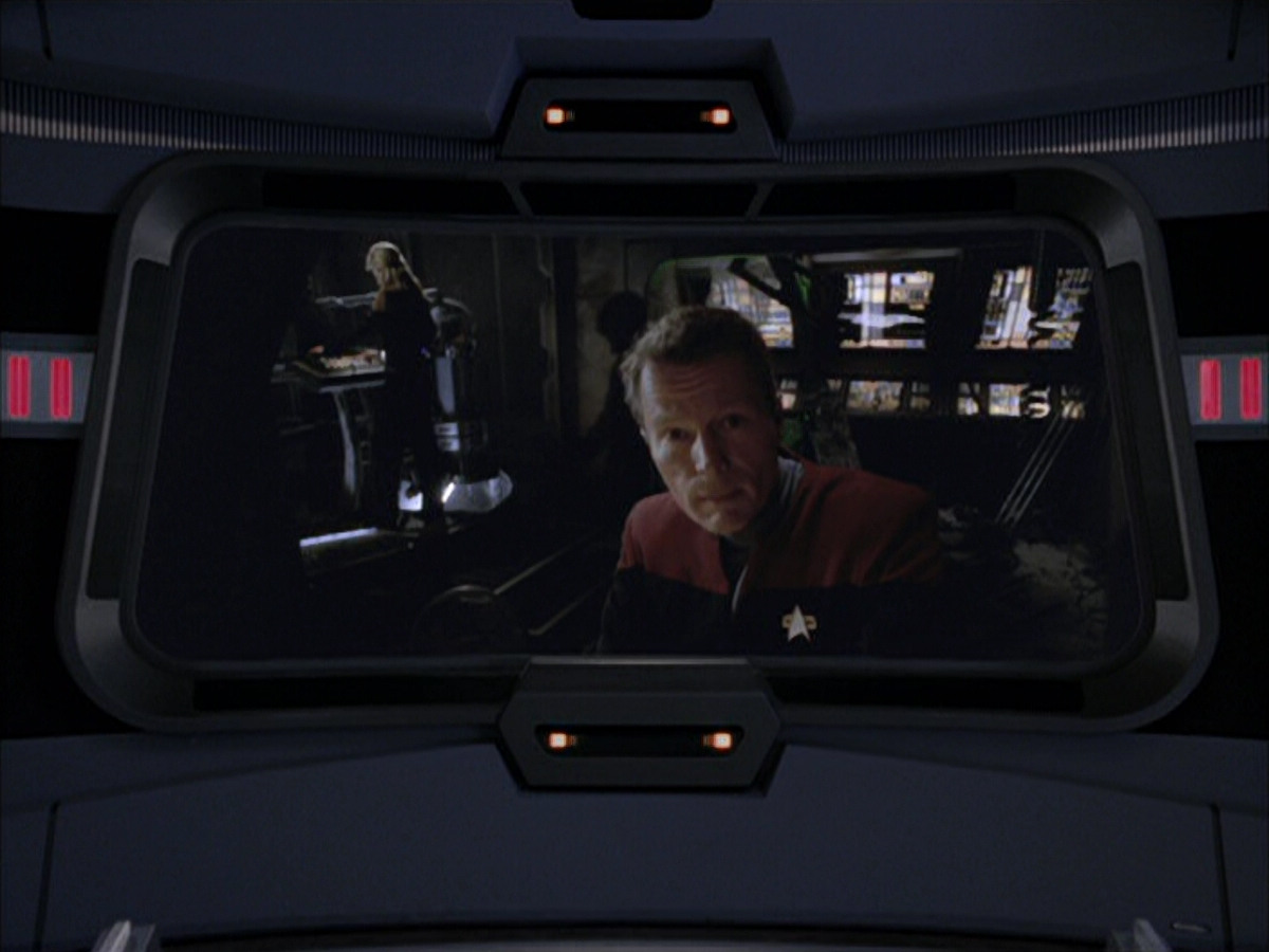 extant_StarTrek_VOY_6x01-EquinoxPart2_02944.jpg