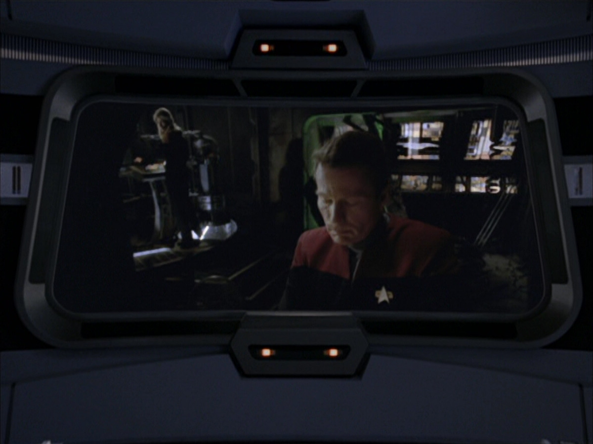 extant_StarTrek_VOY_6x01-EquinoxPart2_02956.jpg