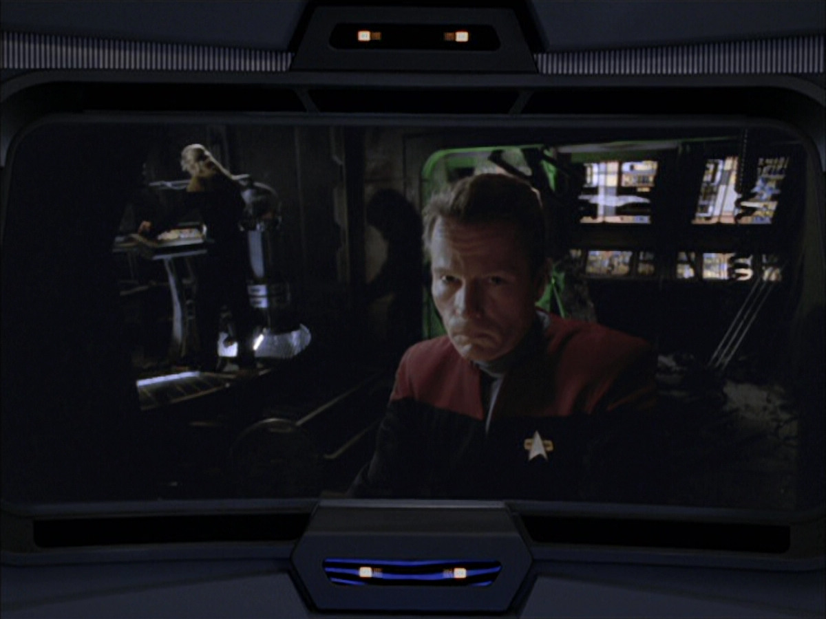 extant_StarTrek_VOY_6x01-EquinoxPart2_02989.jpg