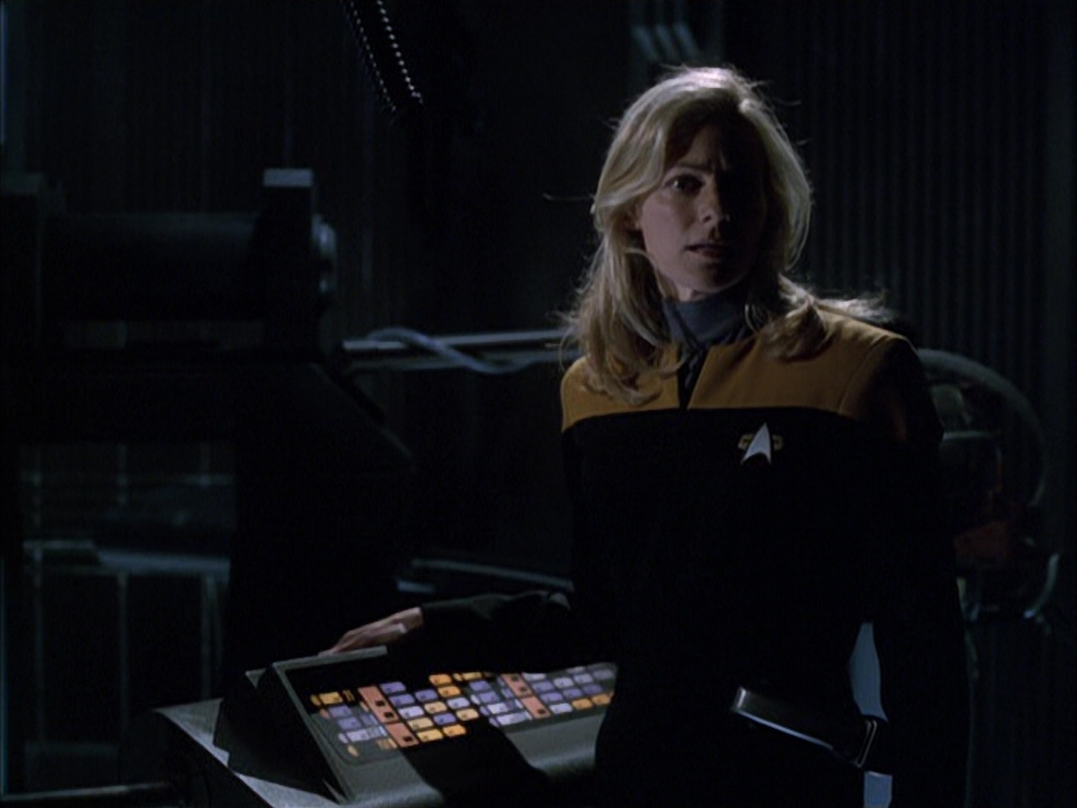 extant_StarTrek_VOY_6x01-EquinoxPart2_03004.jpg