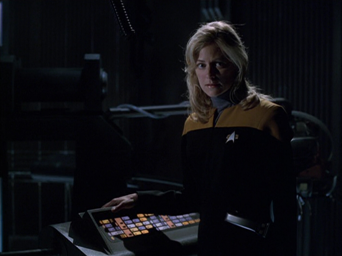 extant_StarTrek_VOY_6x01-EquinoxPart2_03016.jpg