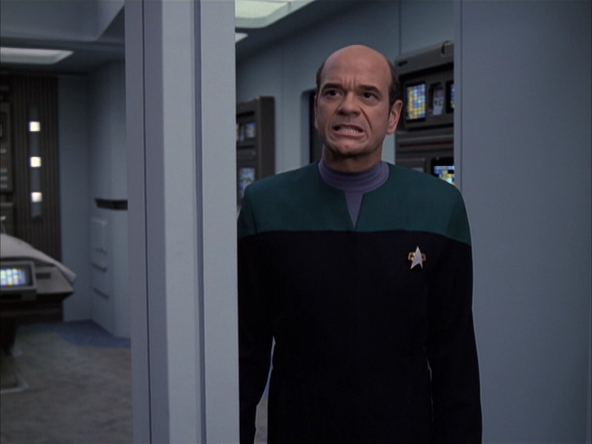 extant_StarTrek_VOY_6x01-EquinoxPart2_03044.jpg