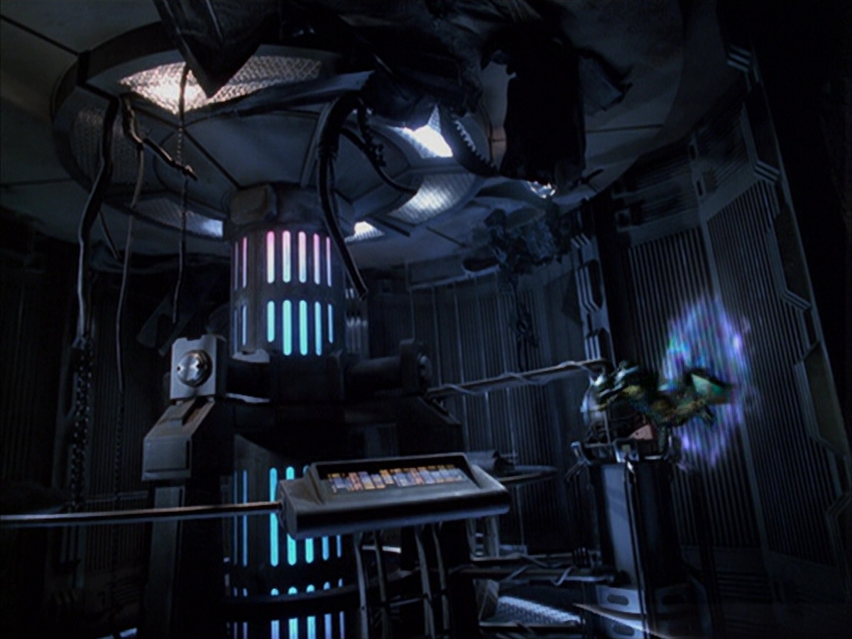 extant_StarTrek_VOY_6x01-EquinoxPart2_03085.jpg