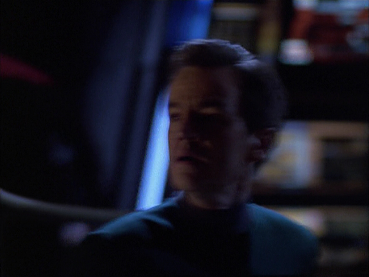 extant_StarTrek_VOY_6x01-EquinoxPart2_03108.jpg