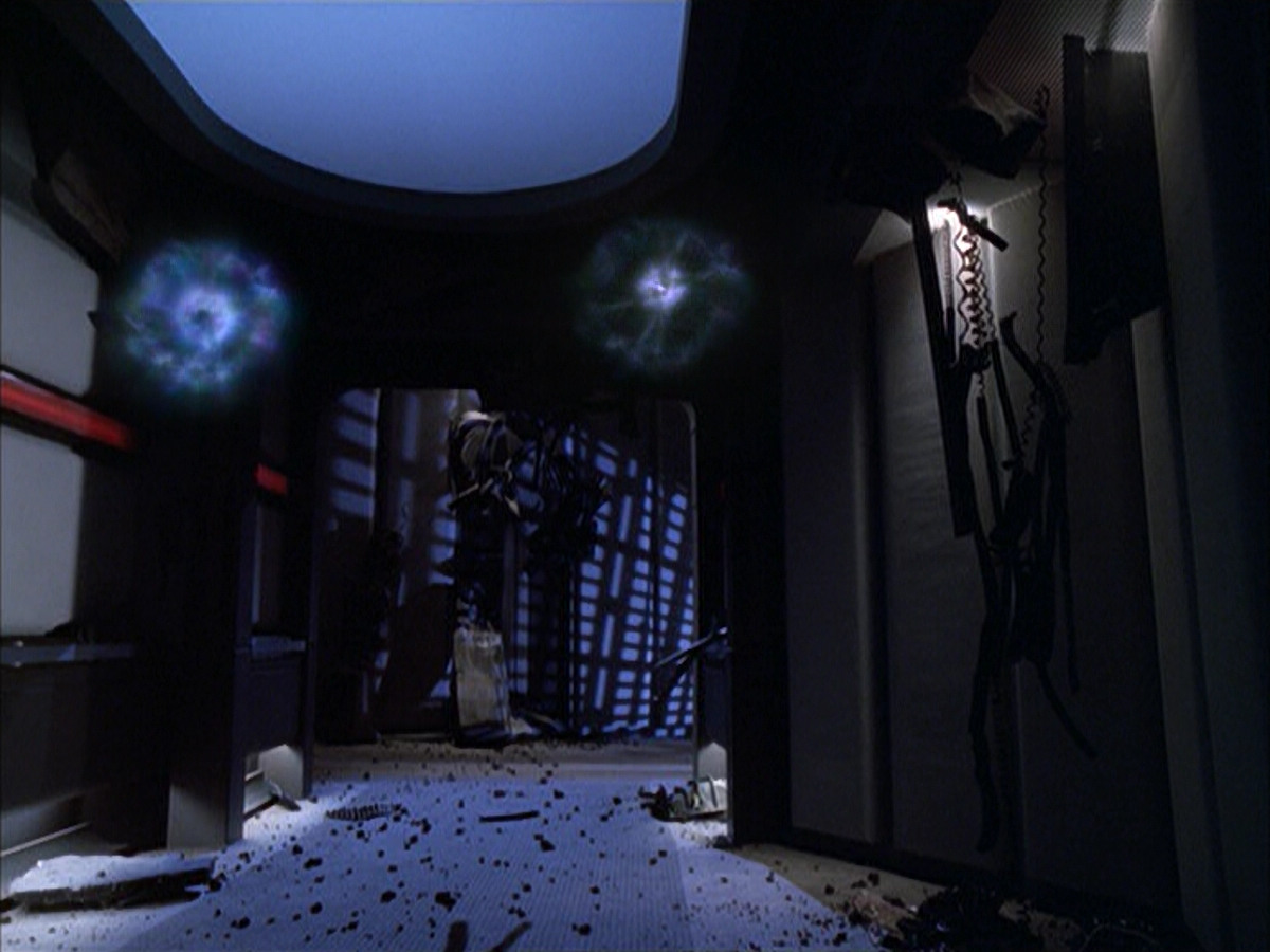 extant_StarTrek_VOY_6x01-EquinoxPart2_03127.jpg