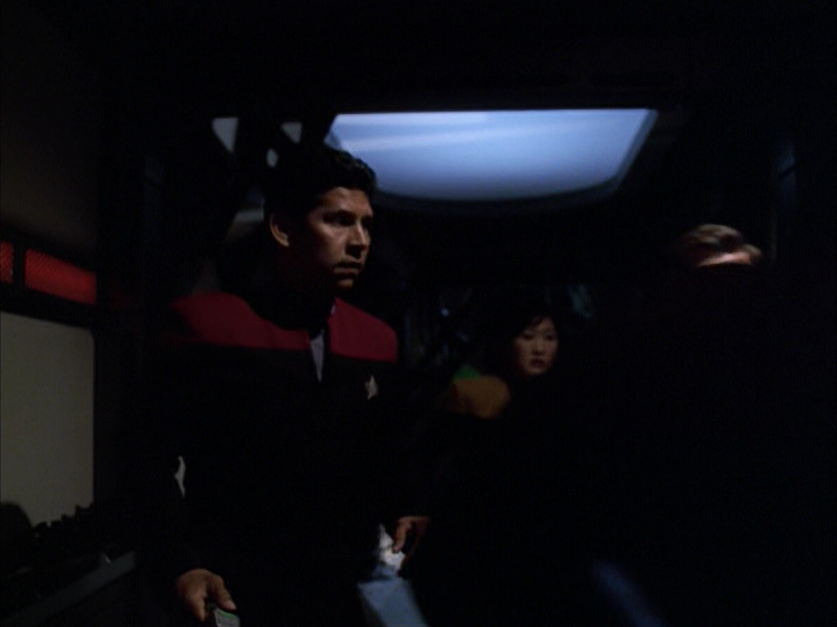 extant_StarTrek_VOY_6x01-EquinoxPart2_03130.jpg