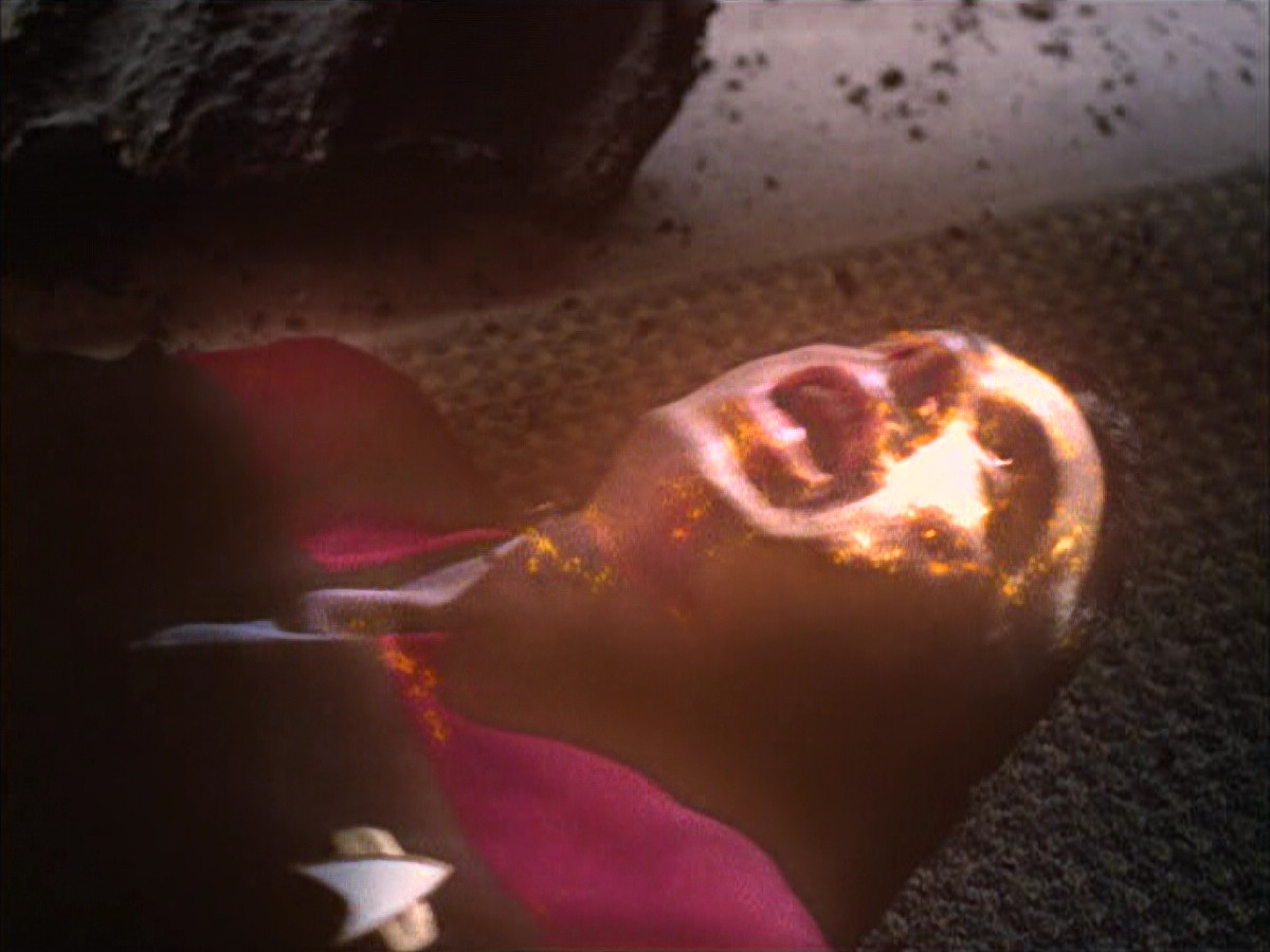 extant_StarTrek_VOY_6x01-EquinoxPart2_03148.jpg