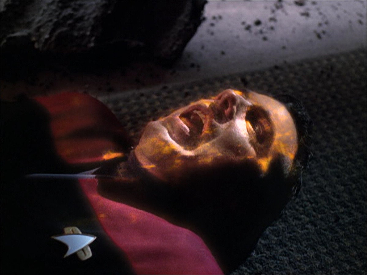 extant_StarTrek_VOY_6x01-EquinoxPart2_03149.jpg