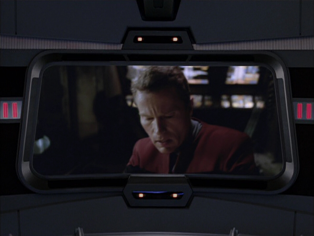 extant_StarTrek_VOY_6x01-EquinoxPart2_03177.jpg