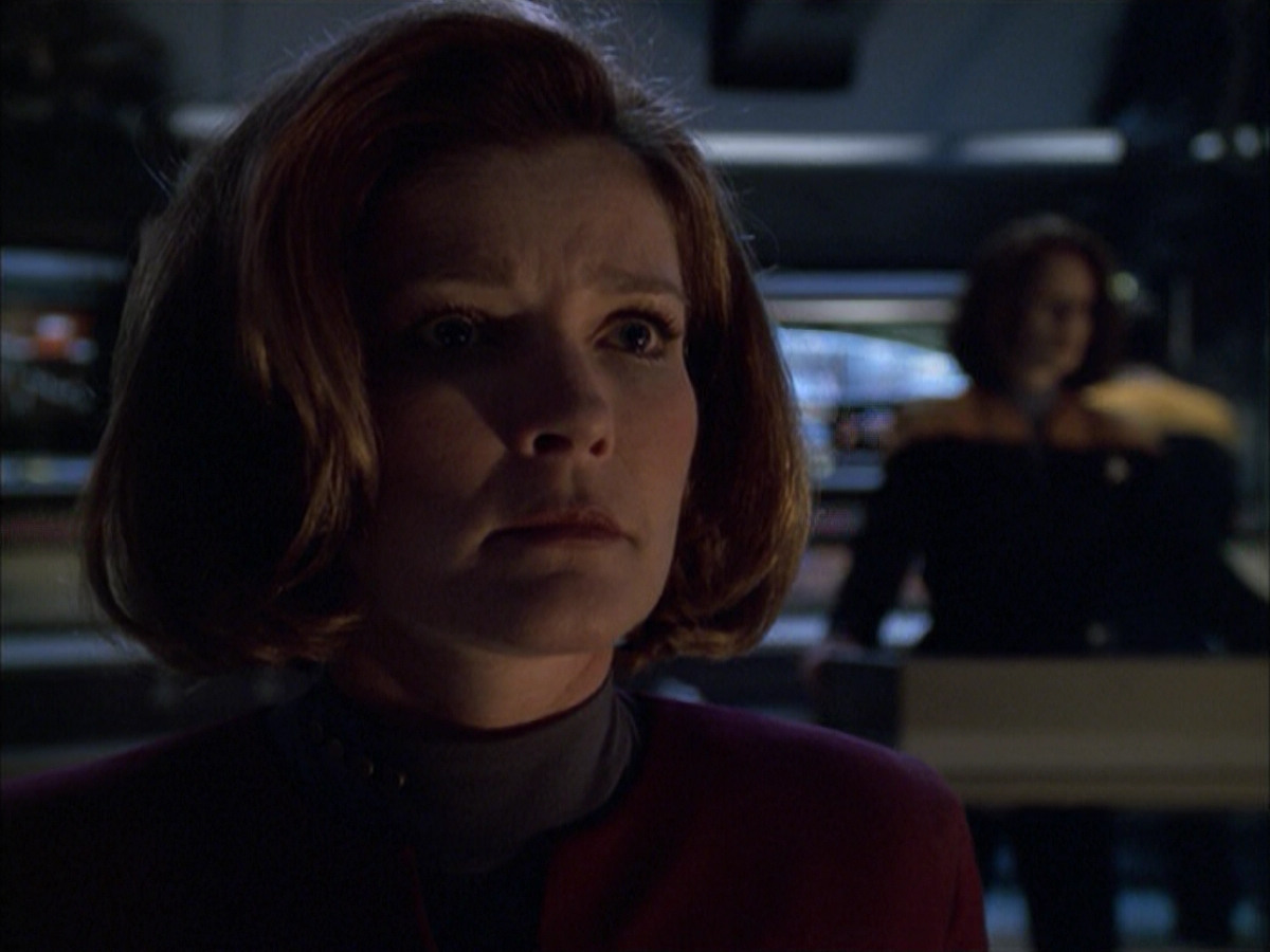 extant_StarTrek_VOY_6x01-EquinoxPart2_03211.jpg