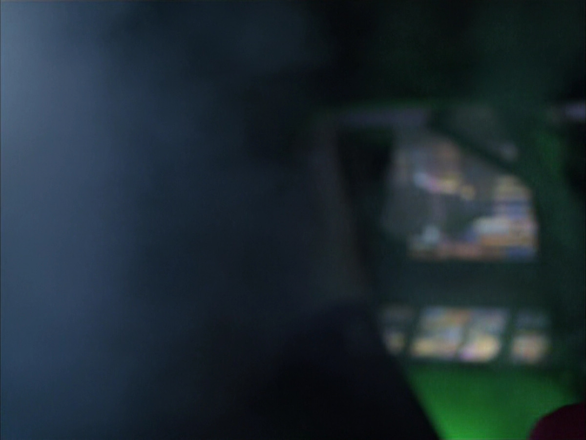 extant_StarTrek_VOY_6x01-EquinoxPart2_03223.jpg