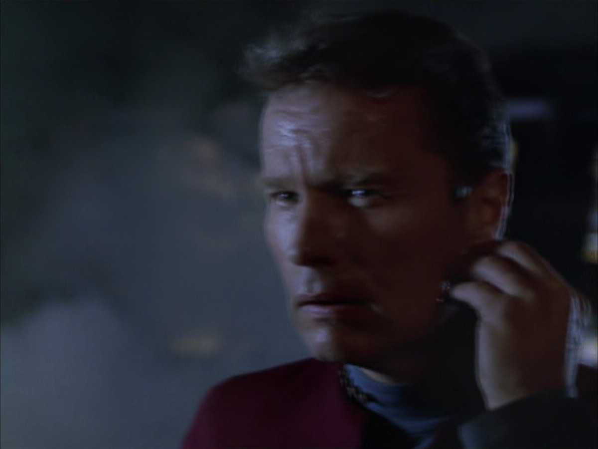 extant_StarTrek_VOY_6x01-EquinoxPart2_03225.jpg