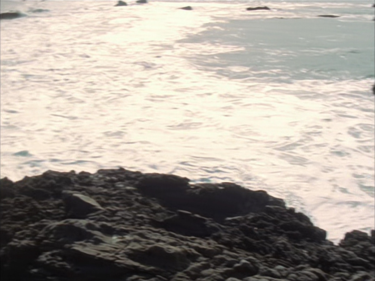 extant_StarTrek_VOY_6x01-EquinoxPart2_03239.jpg