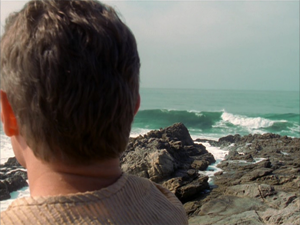 extant_StarTrek_VOY_6x01-EquinoxPart2_03258.jpg