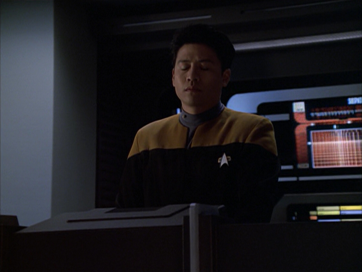 extant_StarTrek_VOY_6x01-EquinoxPart2_03283.jpg