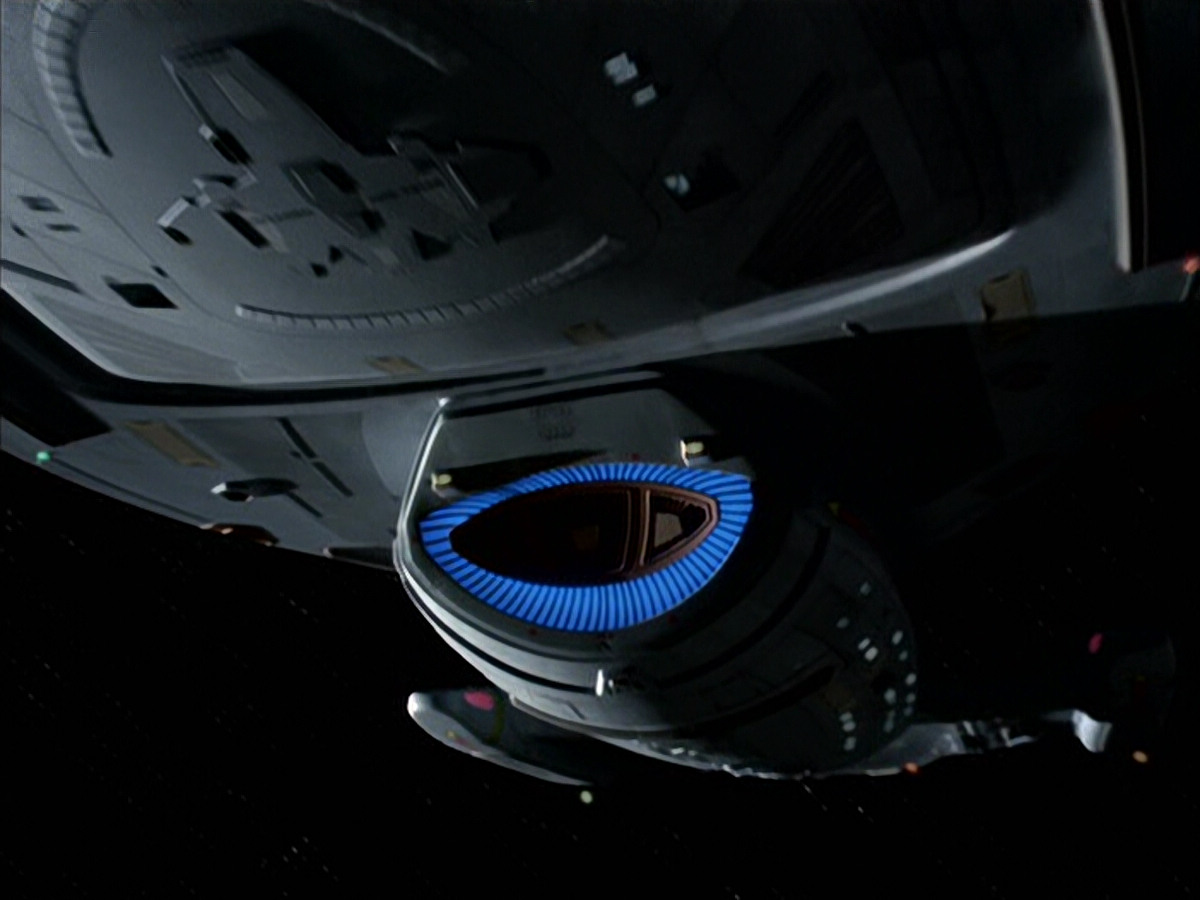 extant_StarTrek_VOY_6x01-EquinoxPart2_03310.jpg