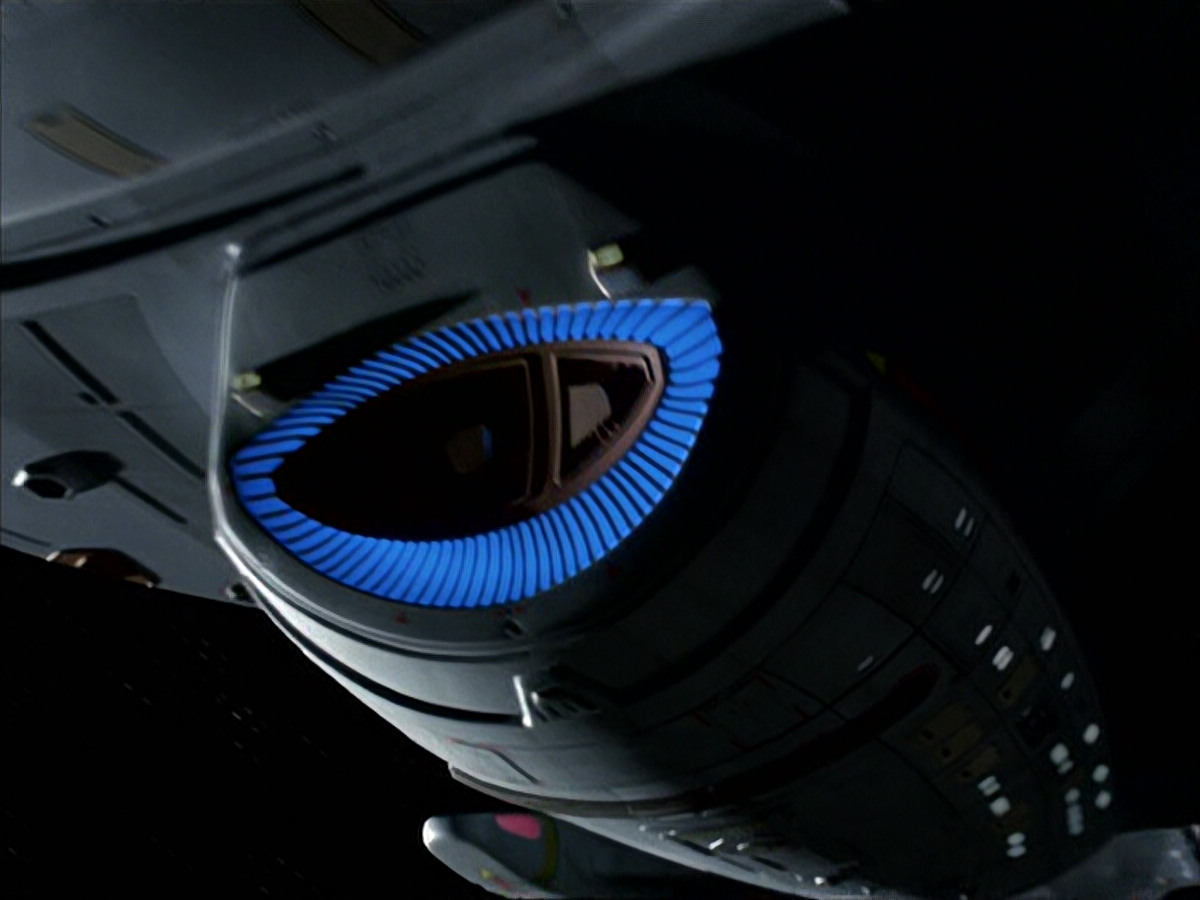 extant_StarTrek_VOY_6x01-EquinoxPart2_03311.jpg