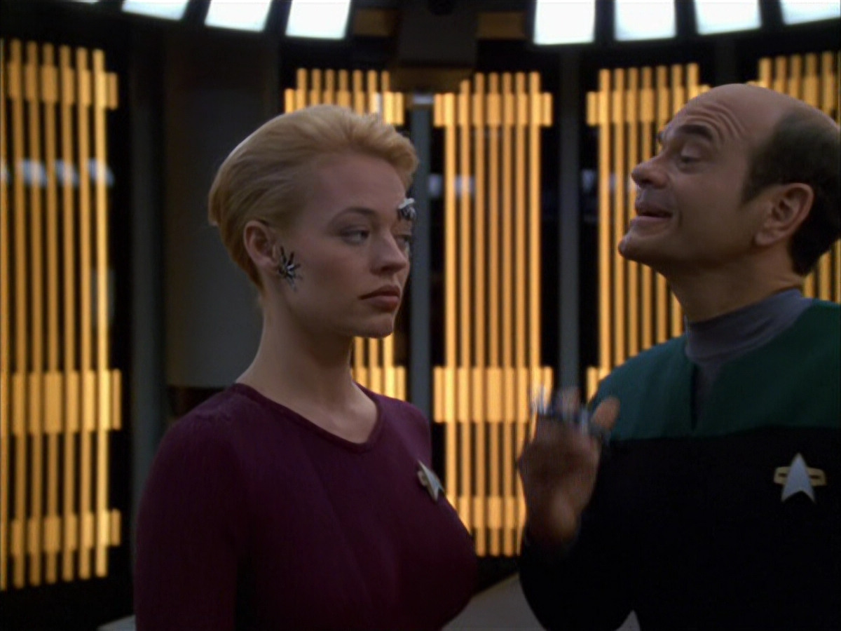extant_StarTrek_VOY_6x01-EquinoxPart2_03319.jpg