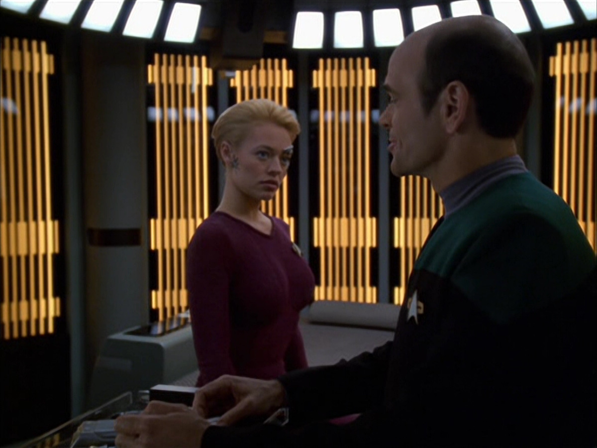 extant_StarTrek_VOY_6x01-EquinoxPart2_03324.jpg