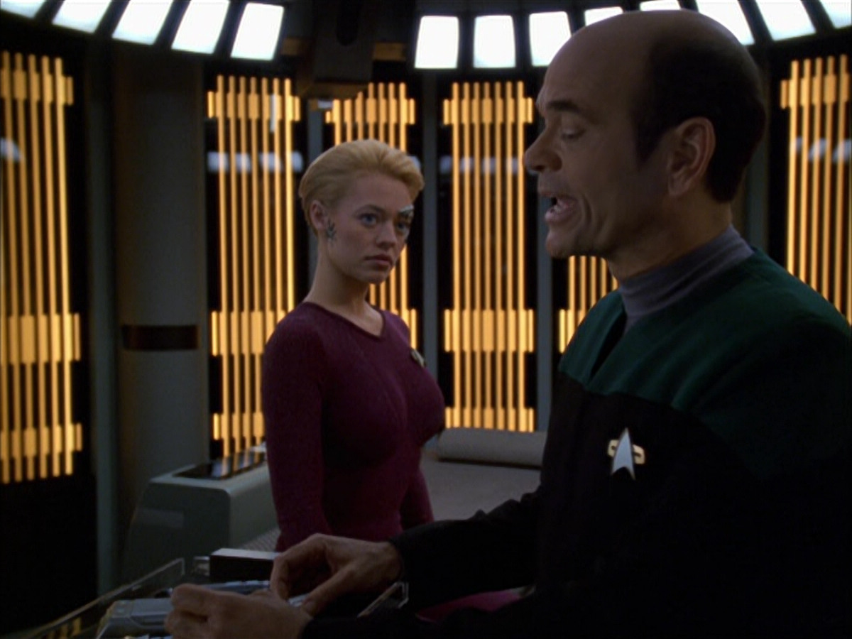 extant_StarTrek_VOY_6x01-EquinoxPart2_03325.jpg