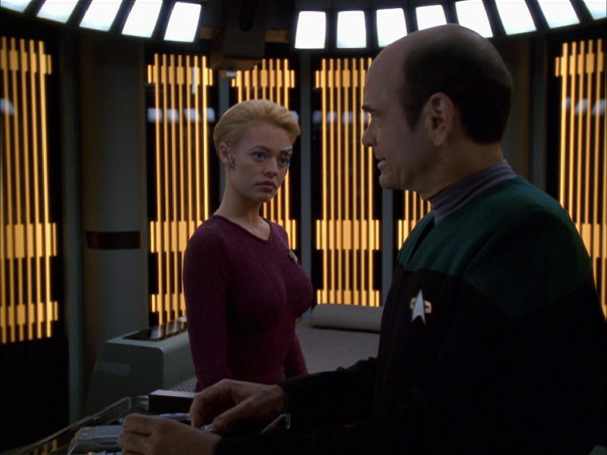 extant_StarTrek_VOY_6x01-EquinoxPart2_03328.jpg
