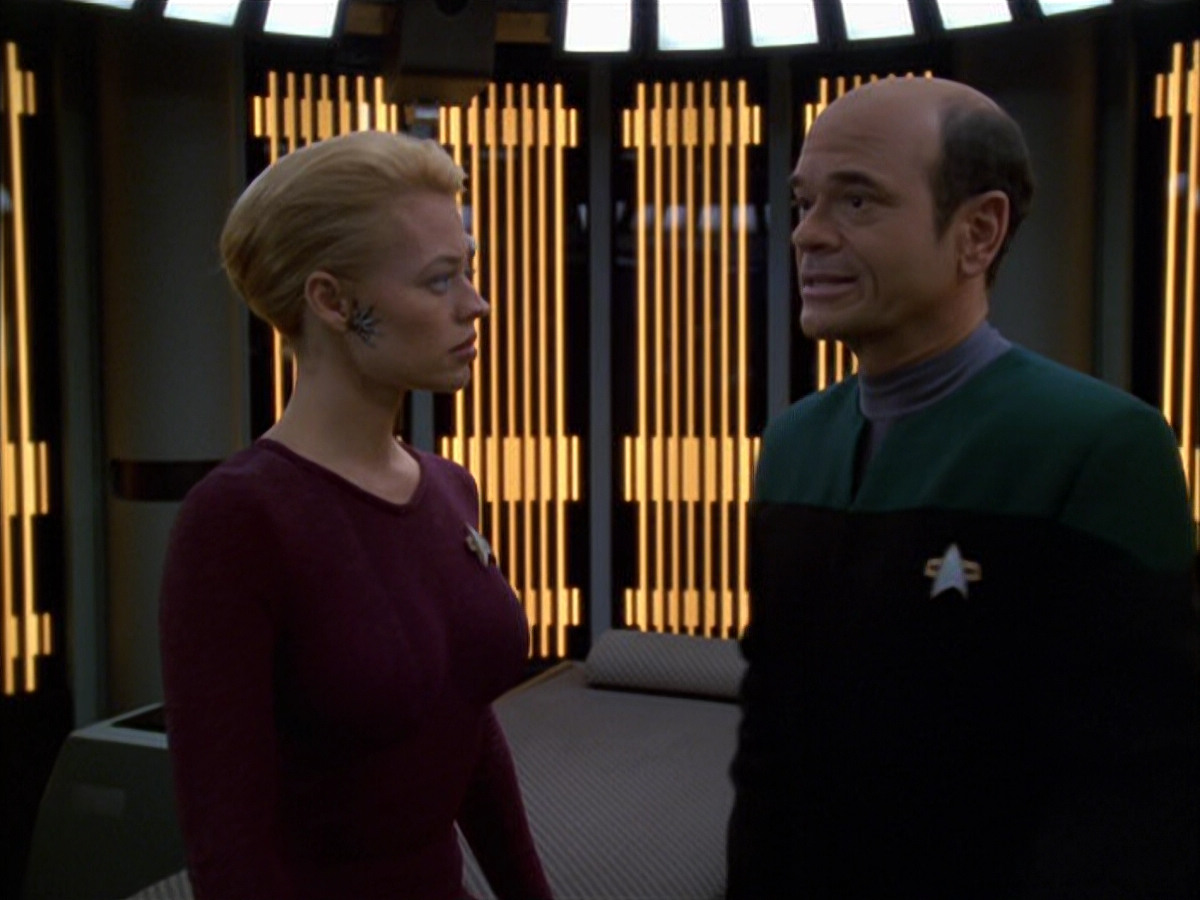 extant_StarTrek_VOY_6x01-EquinoxPart2_03347.jpg