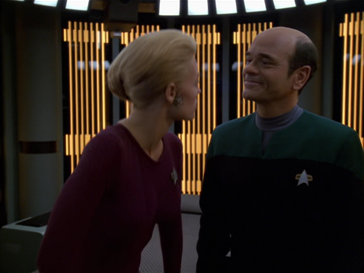 extant_StarTrek_VOY_6x01-EquinoxPart2_03361.jpg