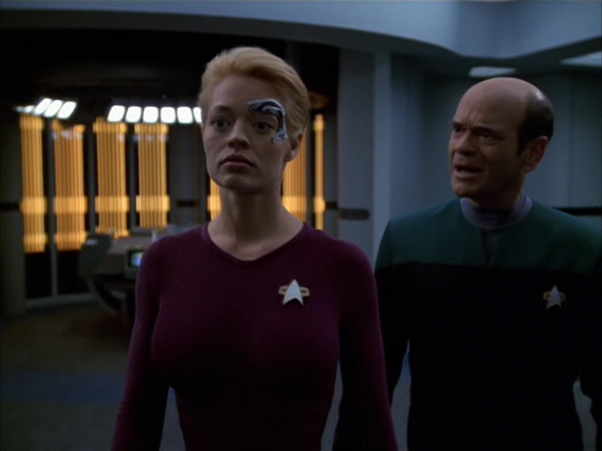 extant_StarTrek_VOY_6x01-EquinoxPart2_03374.jpg