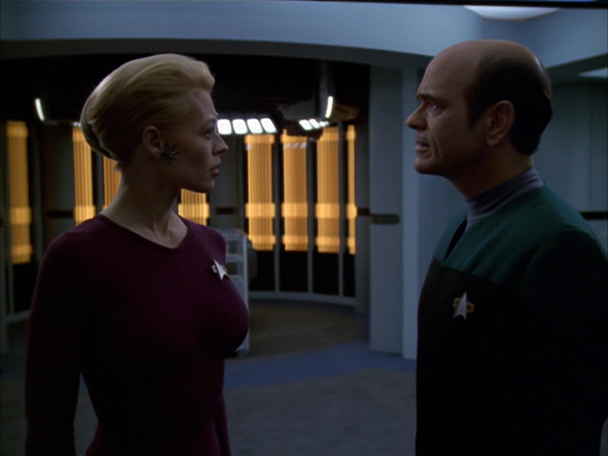 extant_StarTrek_VOY_6x01-EquinoxPart2_03376.jpg