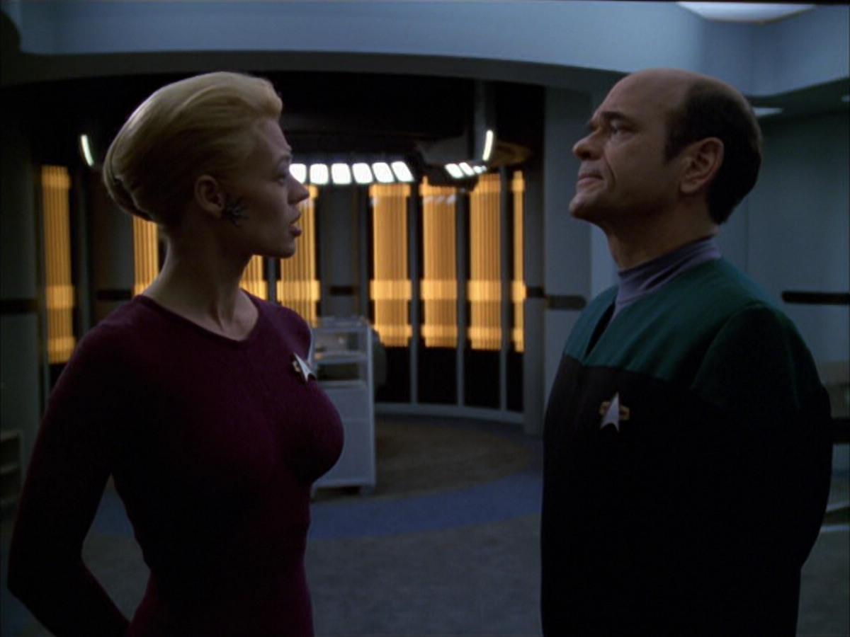 extant_StarTrek_VOY_6x01-EquinoxPart2_03381.jpg