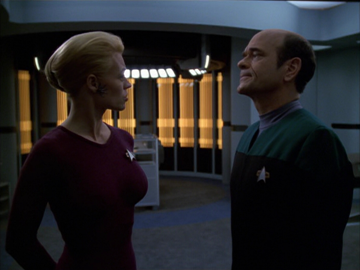 extant_StarTrek_VOY_6x01-EquinoxPart2_03384.jpg