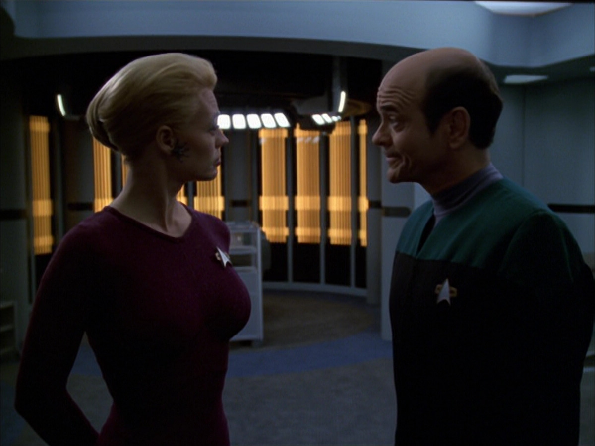 extant_StarTrek_VOY_6x01-EquinoxPart2_03387.jpg