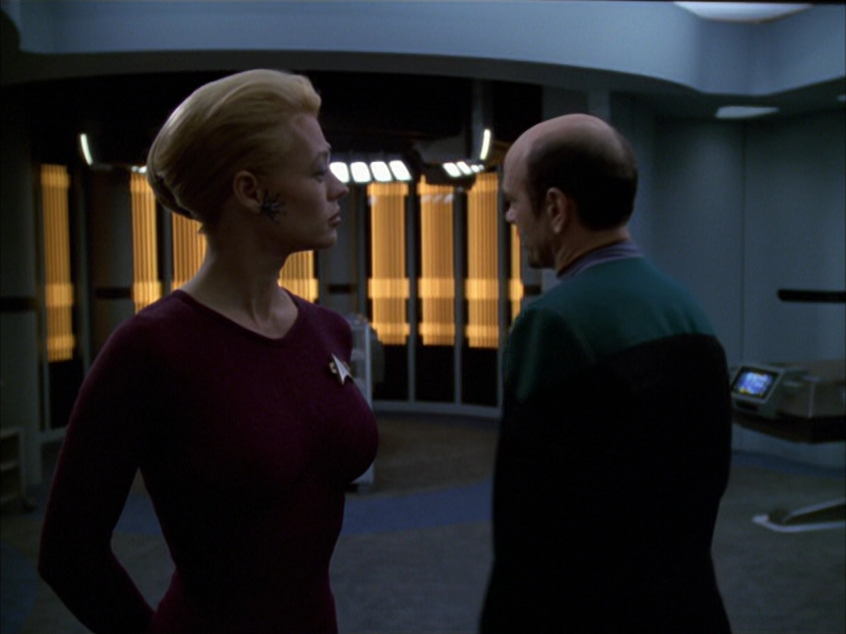 extant_StarTrek_VOY_6x01-EquinoxPart2_03391.jpg